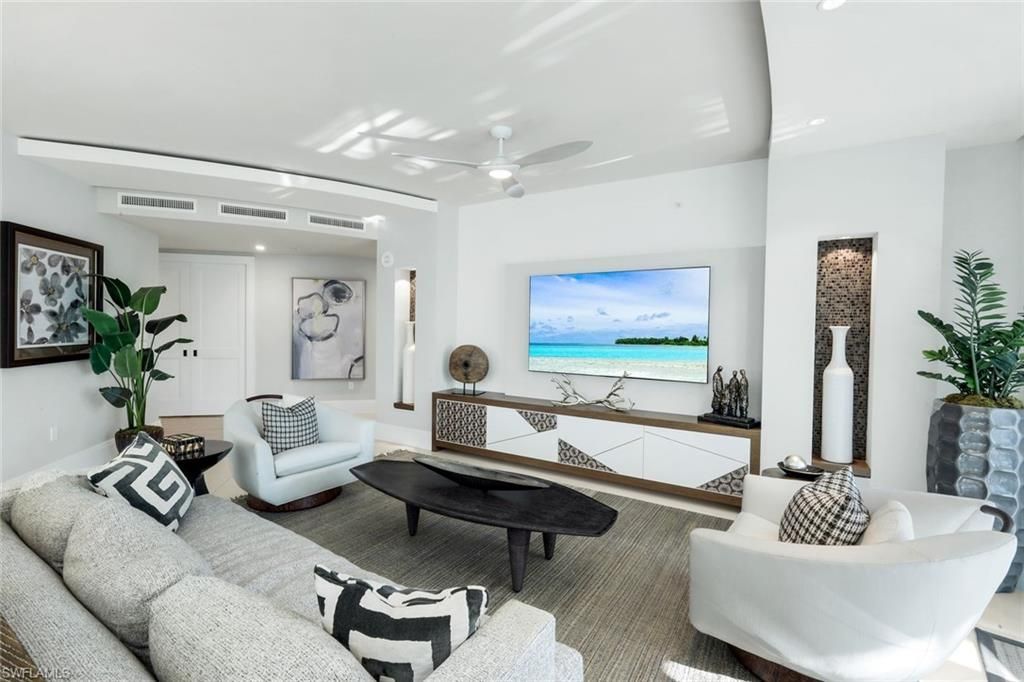 13665 Vanderbilt Dr, Unit 301, Naples, FL 34110 Photo