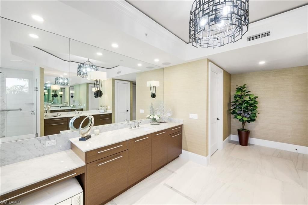 13665 Vanderbilt Dr, Unit 301, Naples, FL 34110 Photo