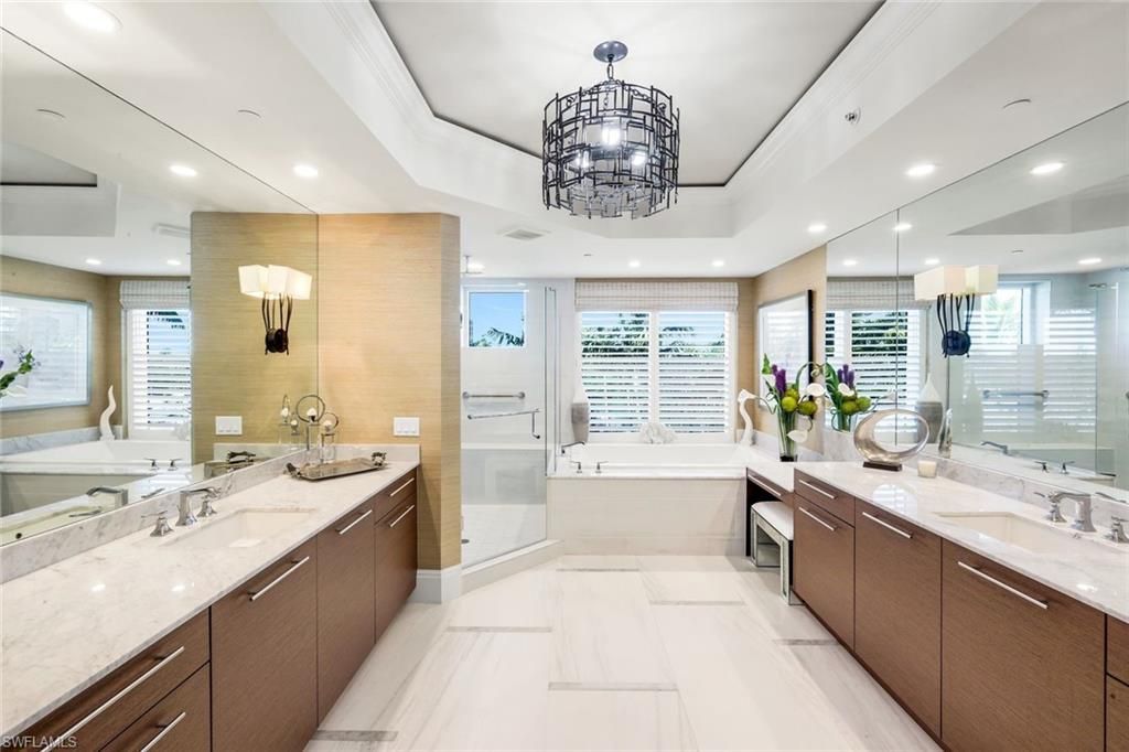 13665 Vanderbilt Dr, Unit 301, Naples, FL 34110 Photo