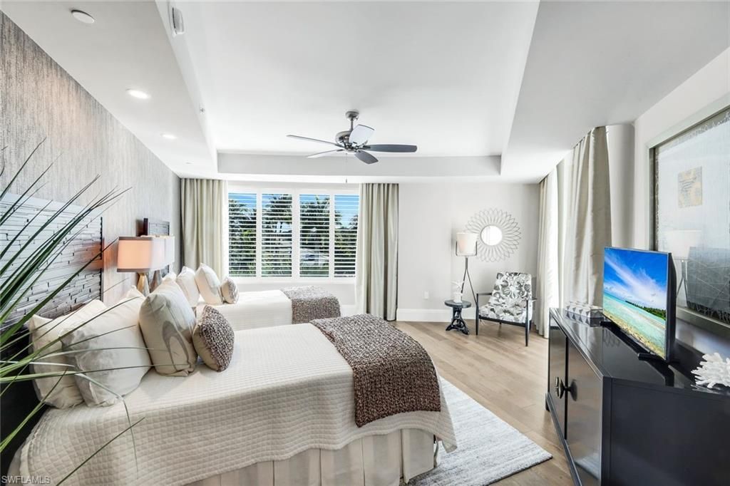 13665 Vanderbilt Dr, Unit 301, Naples, FL 34110 Photo