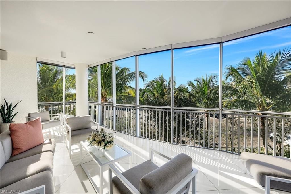 13665 Vanderbilt Dr, Unit 301, Naples, FL 34110 Photo