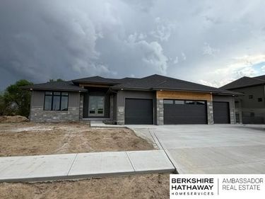 18505 Acorn Drive, Gretna, NE 68028