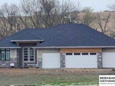 18505 Acorn Drive, Gretna, NE 68028