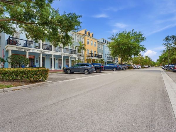 425 Greenwich Circle, Unit 204, Jupiter, FL 33458