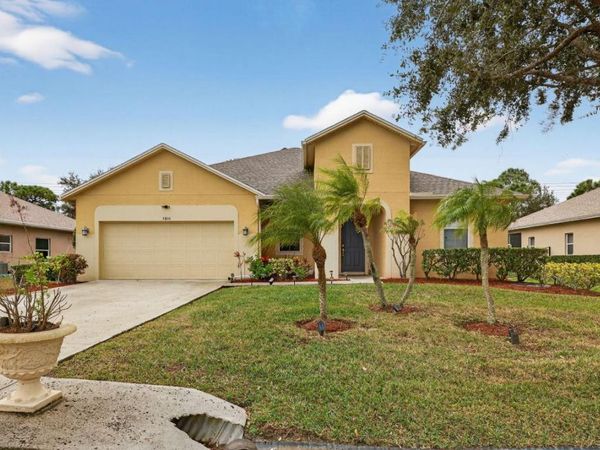 5806 NW Breezy Brook Court, Port Saint Lucie, FL 34986