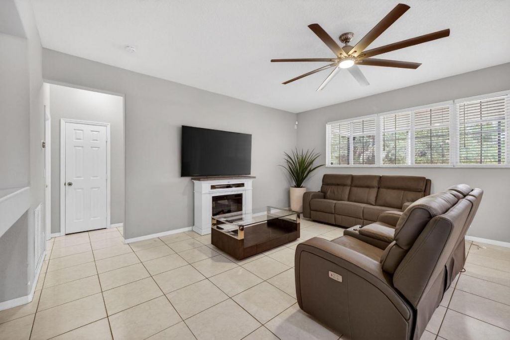 5806 NW Breezy Brook Court, Port Saint Lucie, FL 34986 Photo