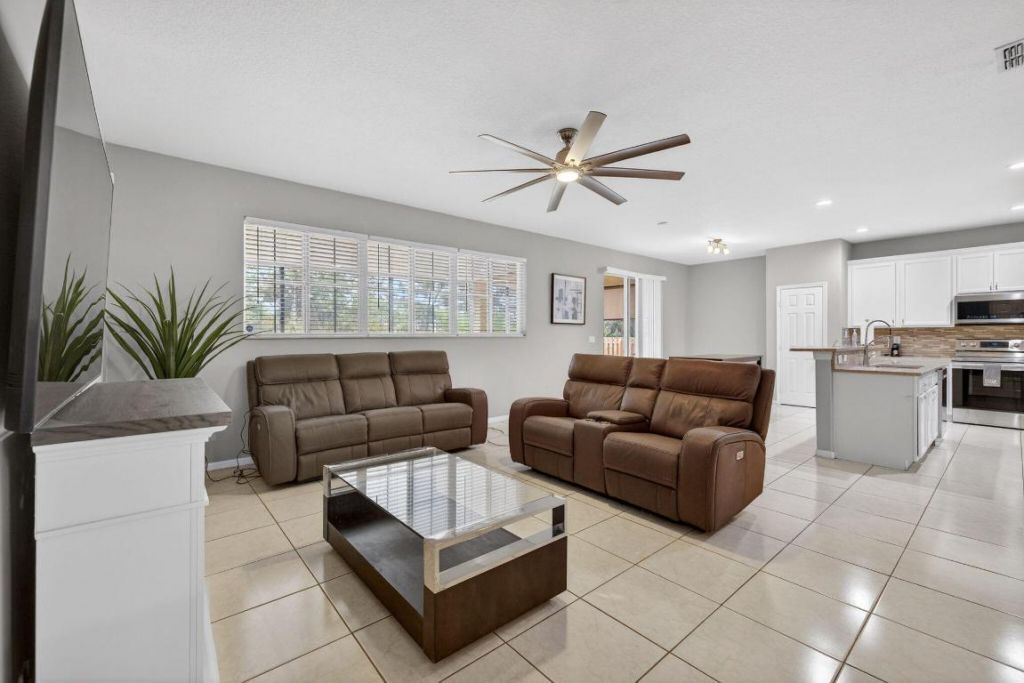 5806 NW Breezy Brook Court, Port Saint Lucie, FL 34986 Photo