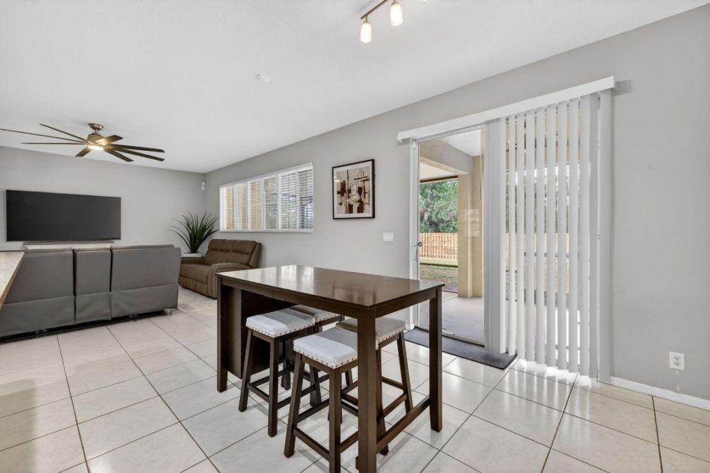 5806 NW Breezy Brook Court, Port Saint Lucie, FL 34986 Photo