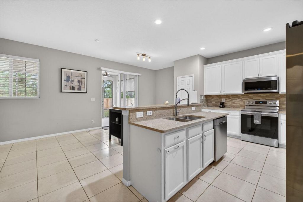 5806 NW Breezy Brook Court, Port Saint Lucie, FL 34986 Photo