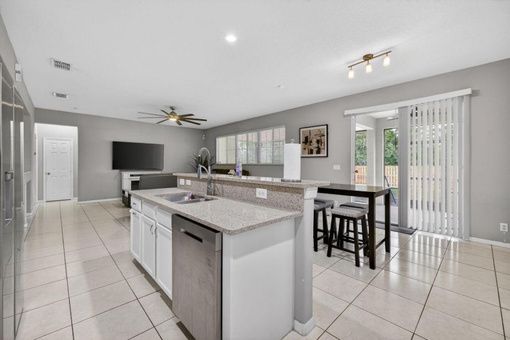 5806 NW Breezy Brook Court, Port Saint Lucie, FL 34986 Photo