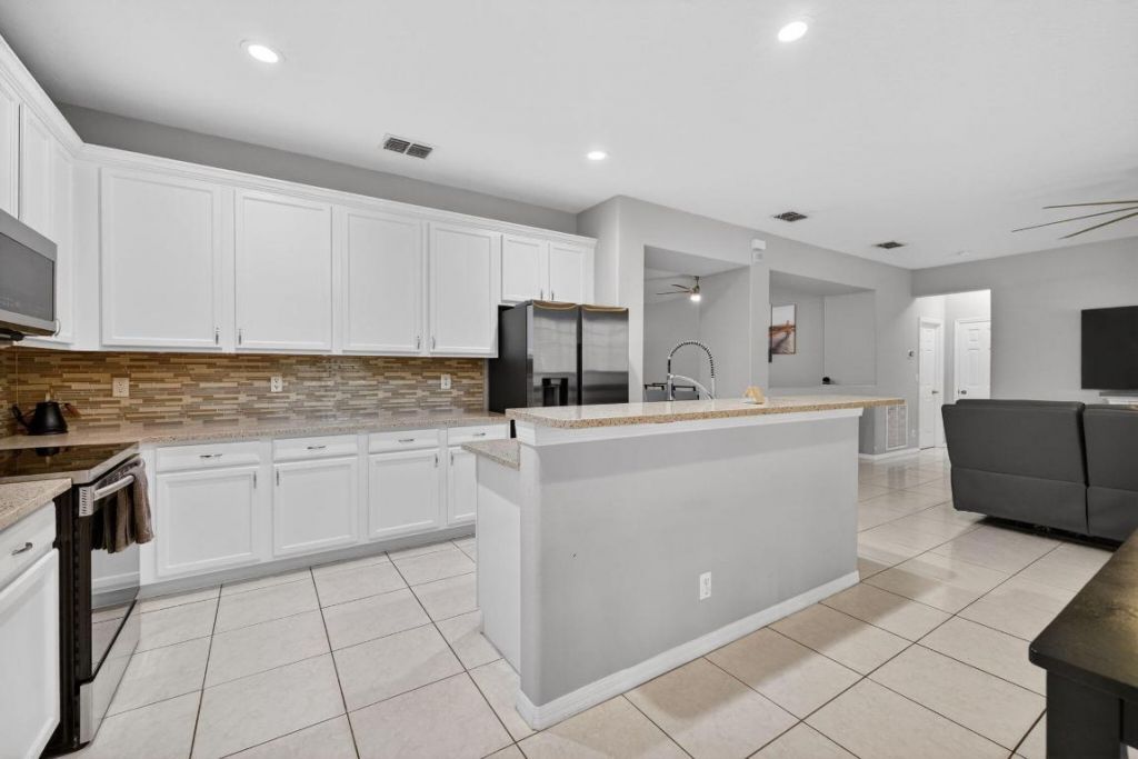 5806 NW Breezy Brook Court, Port Saint Lucie, FL 34986 Photo