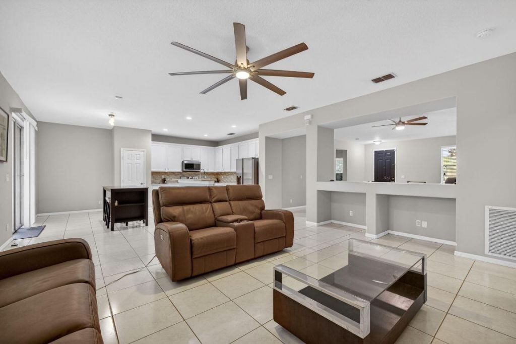 5806 NW Breezy Brook Court, Port Saint Lucie, FL 34986 Photo