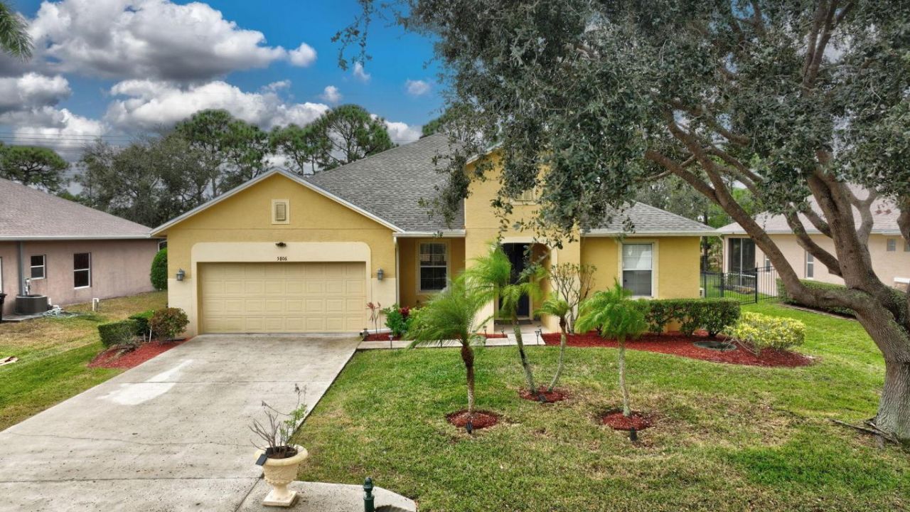 5806 NW Breezy Brook Court, Port Saint Lucie, FL 34986 Photo