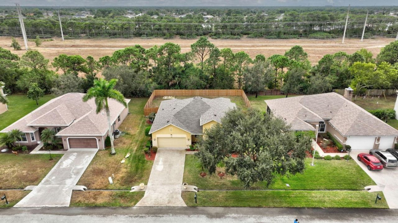 5806 NW Breezy Brook Court, Port Saint Lucie, FL 34986 Photo