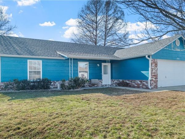 2706 W Easy Street, Rogers, AR 72756
