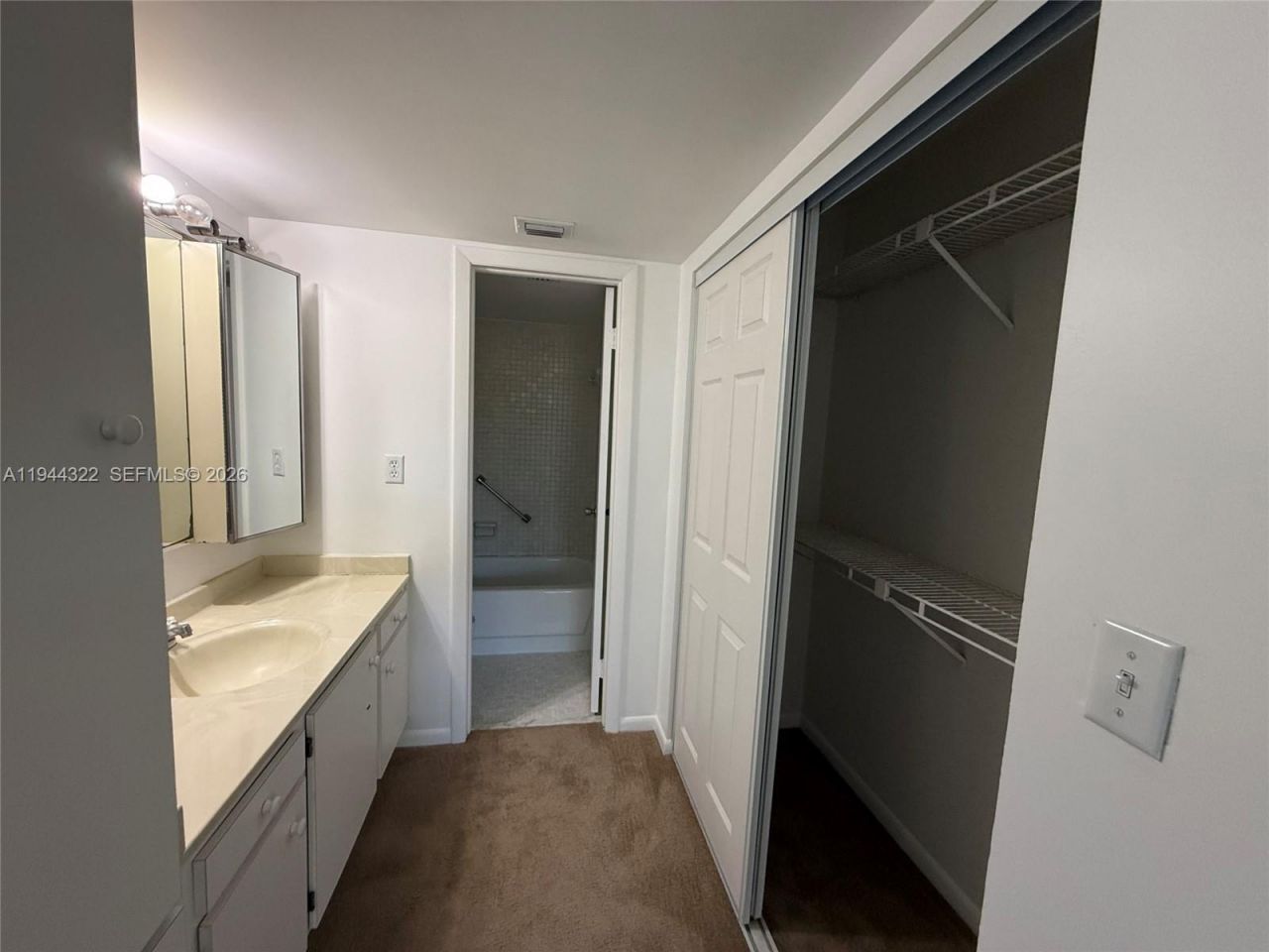 1000 Colony Point Cir, Unit 303, Pembroke Pines, FL 33026 Photo