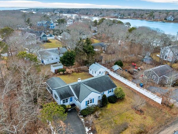 19 Pine Rock Rd, Falmouth, MA 02536