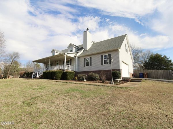 285 Meadowbrook Circle, Lexington, TN 38351