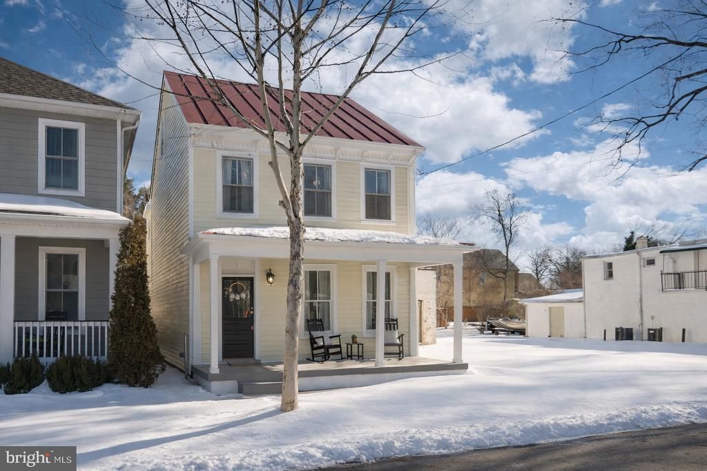 1315 Charles Street, Fredericksburg, VA 22401 Main Photo