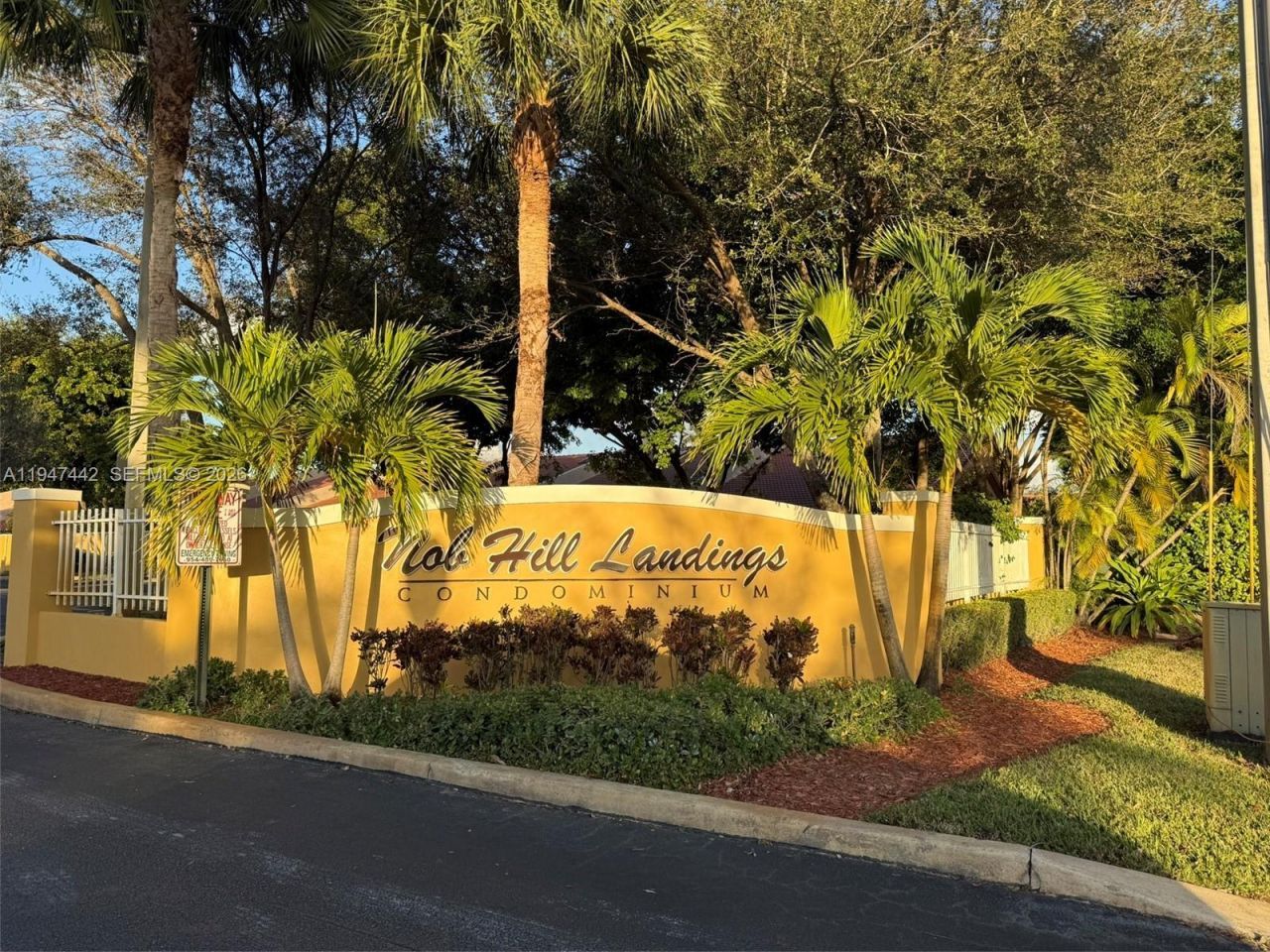 9907 Westwood Dr, Unit 21-2, Tamarac, FL 33321 Photo