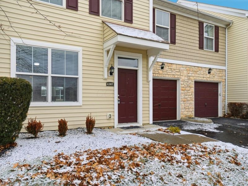 4307 Club Trail Lane, Unit 27, Grove City, OH 43123 Photo 3