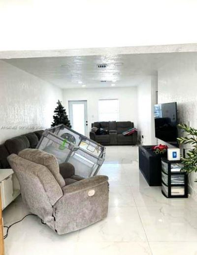 14200 Carver Dr, Miami, FL 33176 Photo