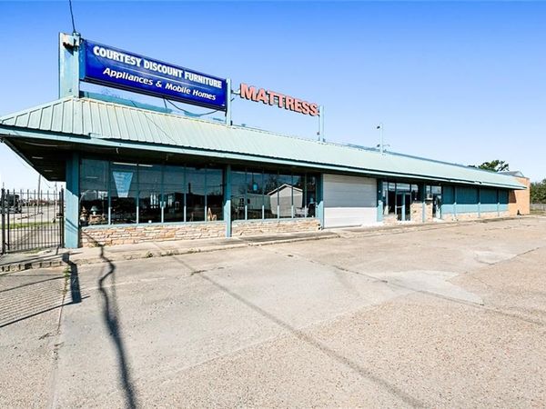 7777 W SAINT BERNARD Highway, Arabi, LA 70032