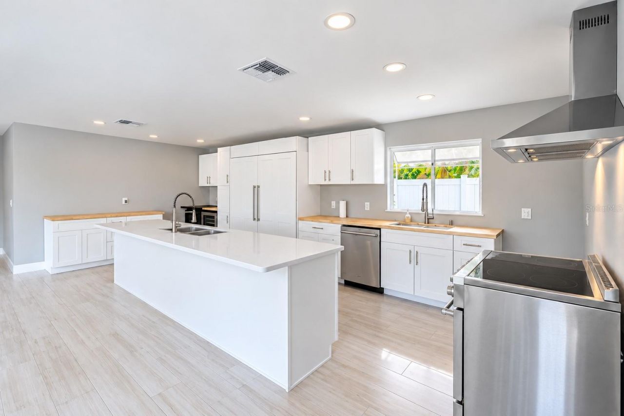 482 Hermosita Drive, Saint Pete Beach, FL 33706 Photo