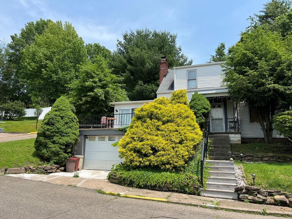 653 6 Th Street, New Martinsville, WV 26155 Main Photo