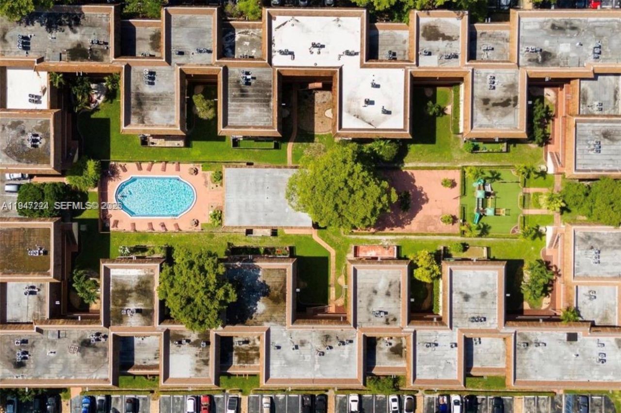 8500 SW 109th Ave, Unit 6-101, Miami, FL 33173 Photo