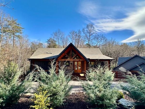 522 Lees Ride, Mccaysville, GA 30555