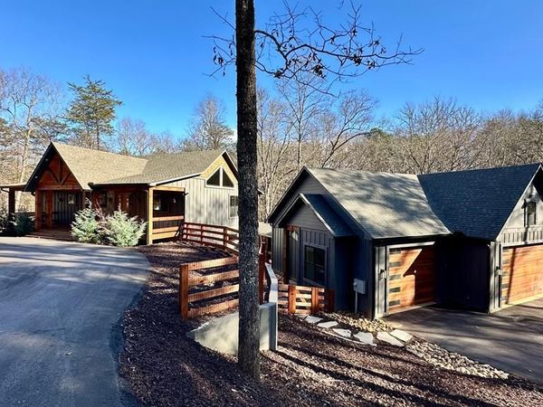 522 Lees Ride, Mccaysville, GA 30555