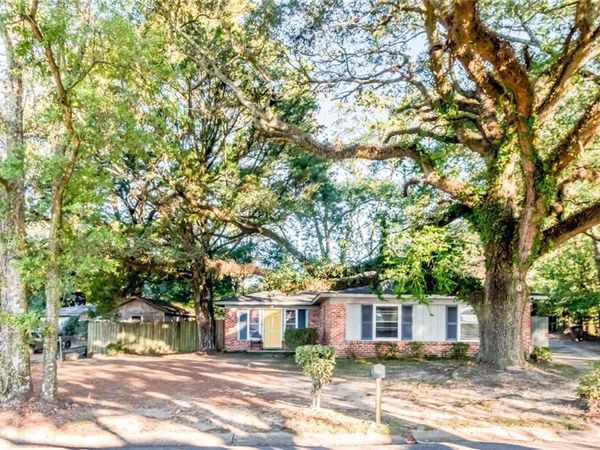5012 Cottage Hill Road, Mobile, AL 36609