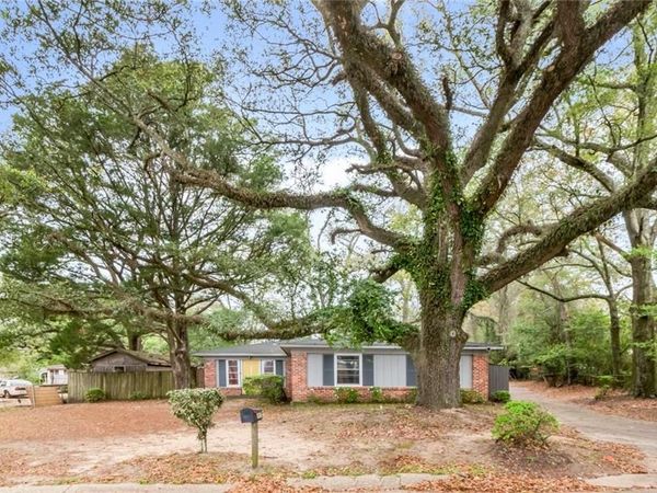 5012 Cottage Hill Road, Mobile, AL 36609