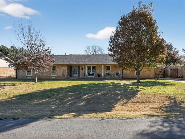 212 Edgewood Drive, Highland Village, TX 75077