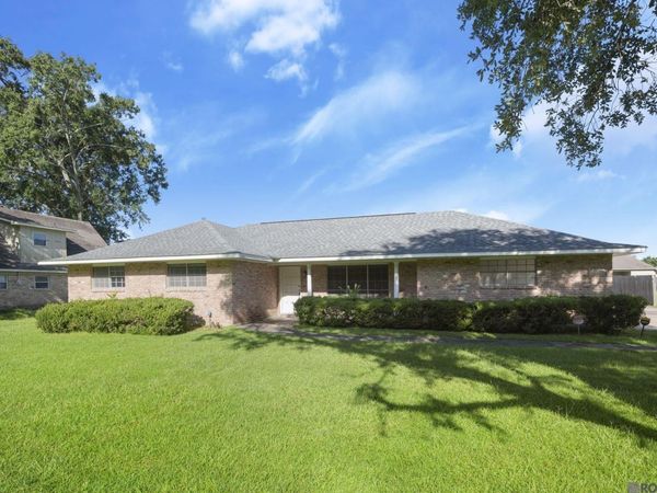 5215 Gloria St, Zachary, LA 70791