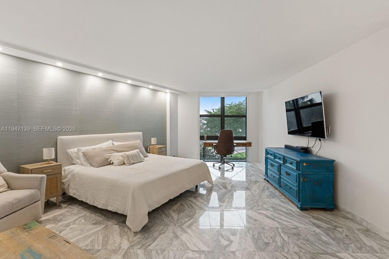 1121 Crandon Blvd , Unit E201, Key Biscayne, FL 33149 Photo