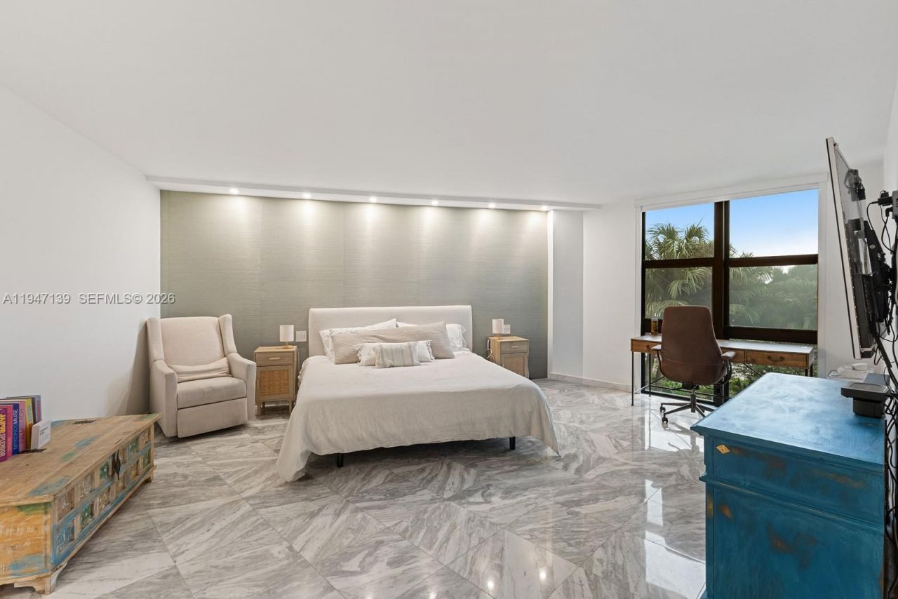 1121 Crandon Blvd , Unit E201, Key Biscayne, FL 33149 Photo