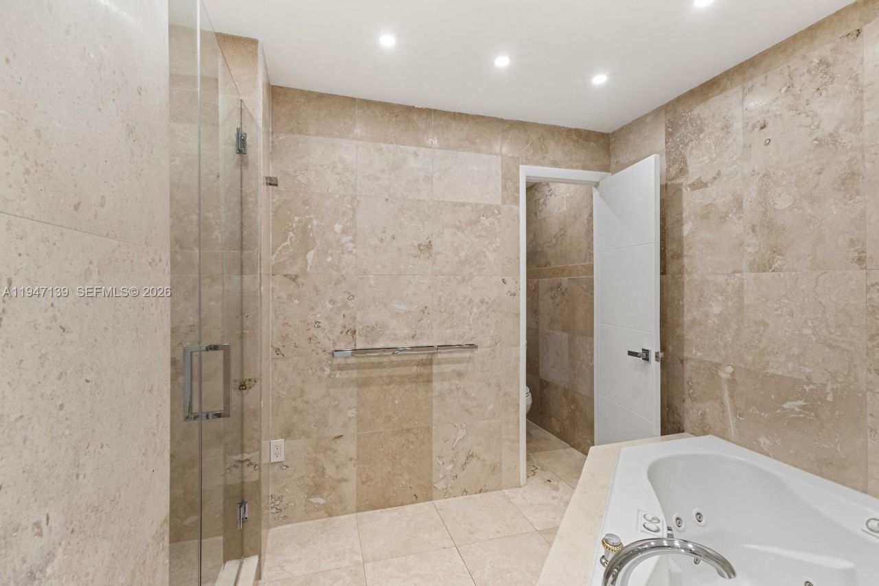 1121 Crandon Blvd , Unit E201, Key Biscayne, FL 33149 Photo