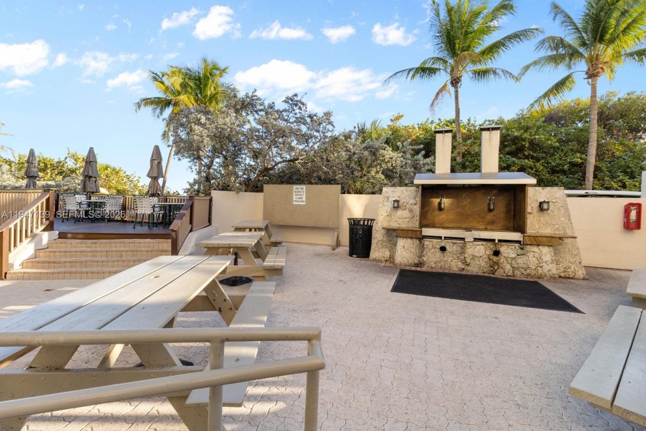 1121 Crandon Blvd, Unit E201, Key Biscayne, FL 33149 Photo