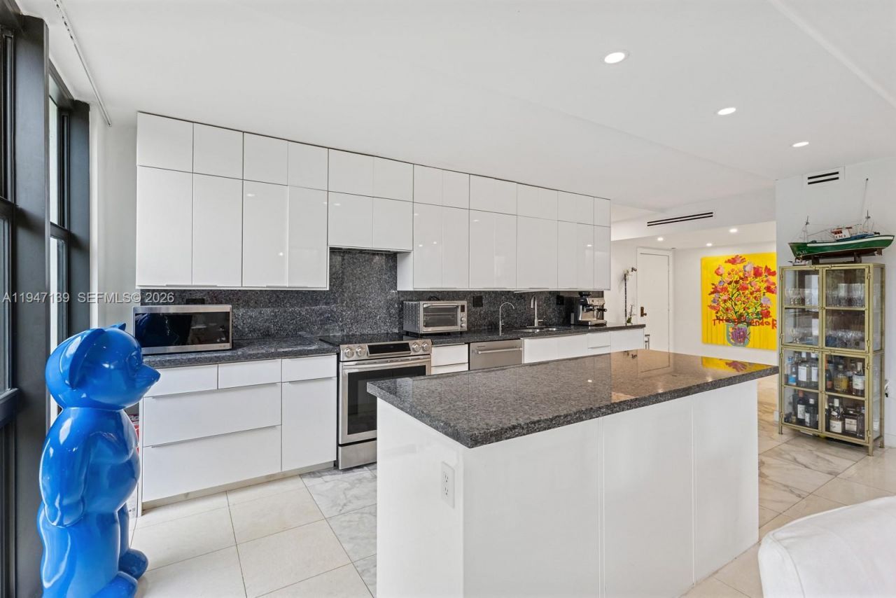 1121 Crandon Blvd , Unit E201, Key Biscayne, FL 33149 Photo