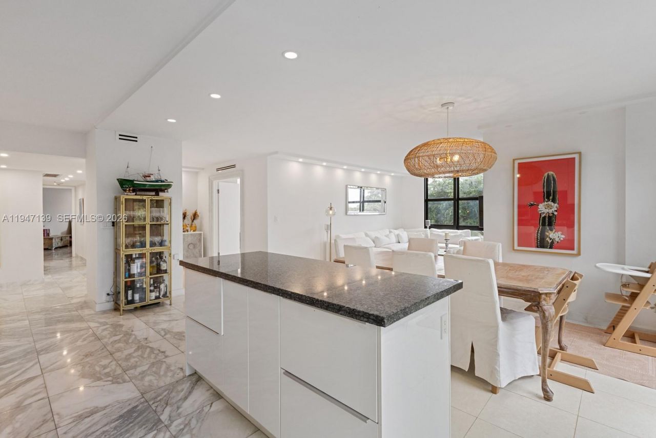 1121 Crandon Blvd , Unit E201, Key Biscayne, FL 33149 Photo