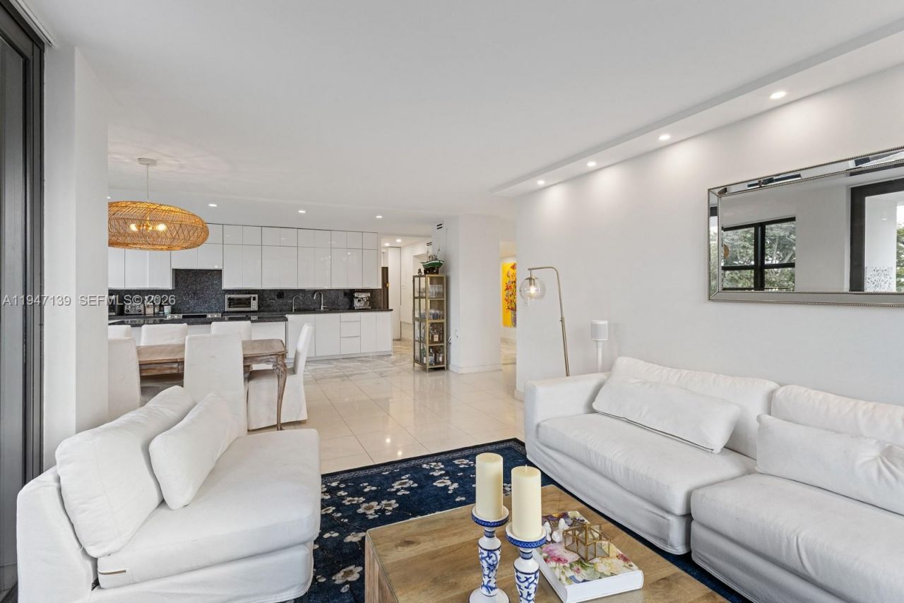 1121 Crandon Blvd , Unit E201, Key Biscayne, FL 33149 Photo