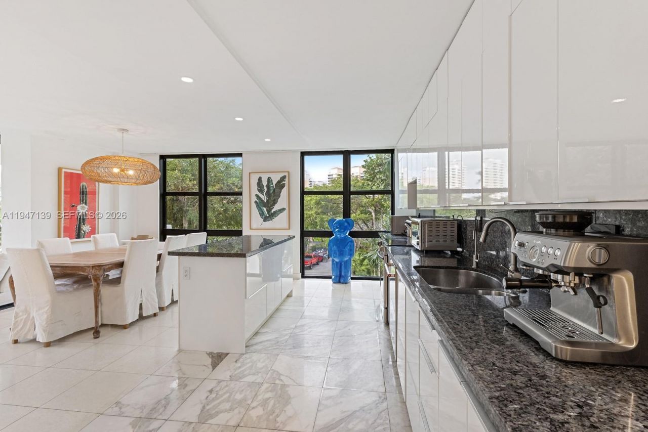 1121 Crandon Blvd , Unit E201, Key Biscayne, FL 33149 Photo