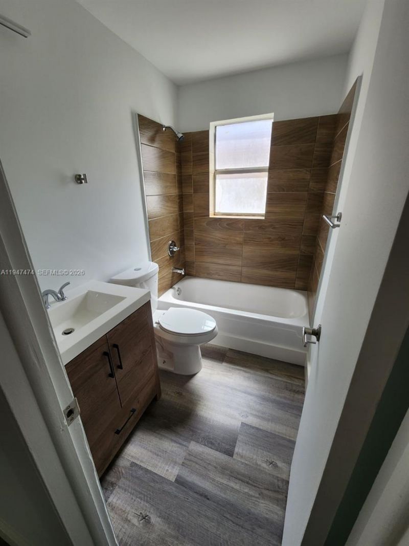 4545 Treehouse Ln, Unit H, Tamarac, FL 33319 Photo