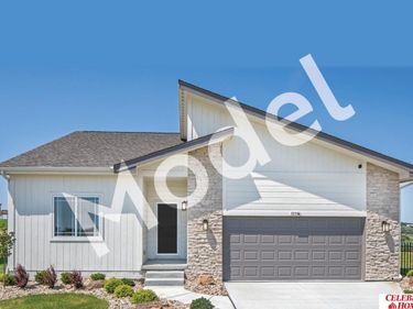 8010 N 113 Street, Omaha, NE 68142