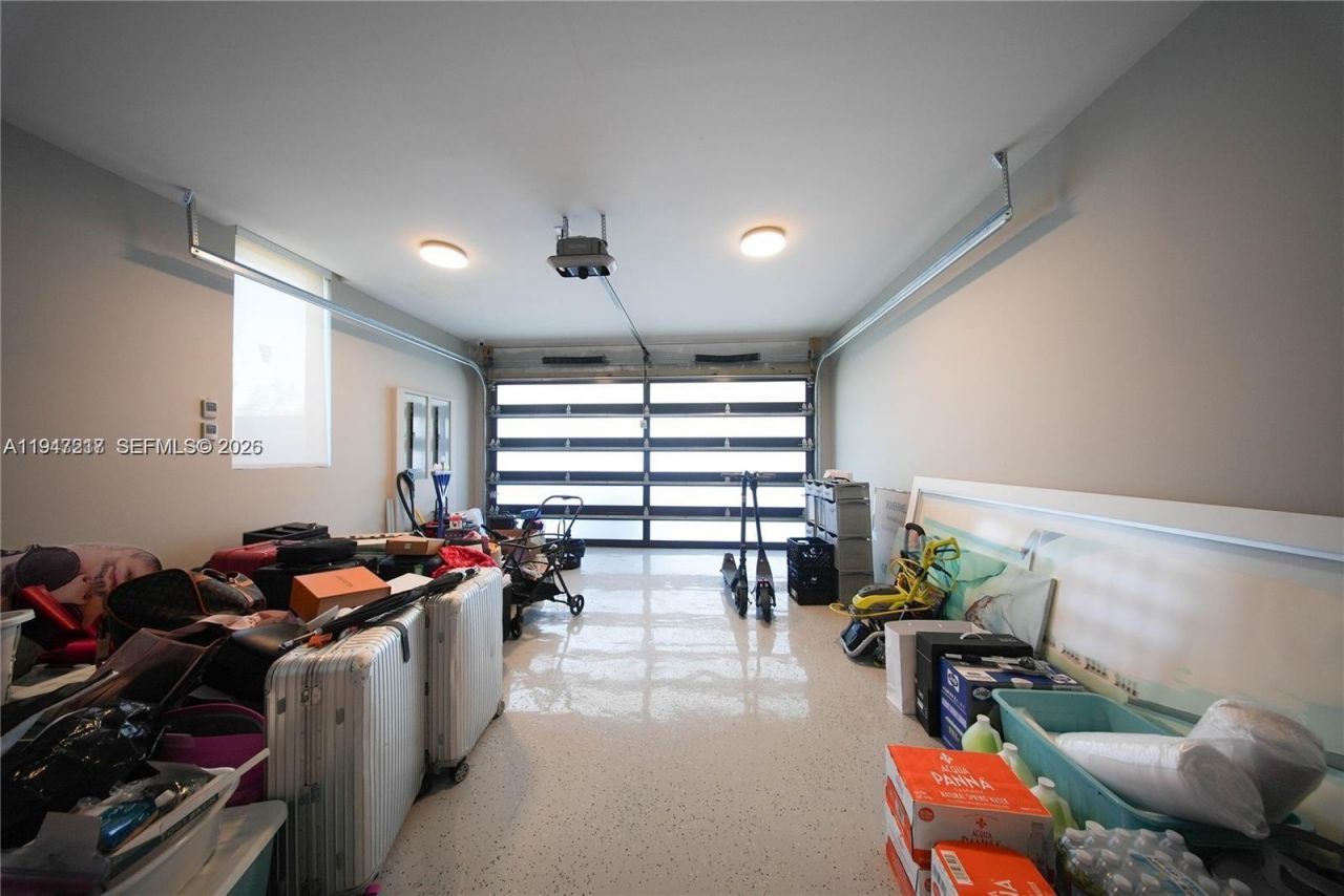 7520 W Treasure Dr , North Bay Village, FL 33141 Photo