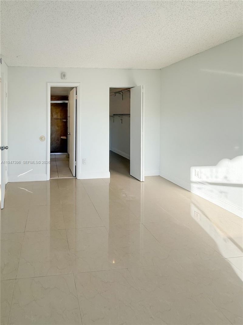 8260 SW 210th St, Unit 301, Cutler Bay, FL 33189 Photo