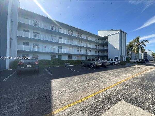 7690 NW 18th St, Unit 306, Margate, FL 33063