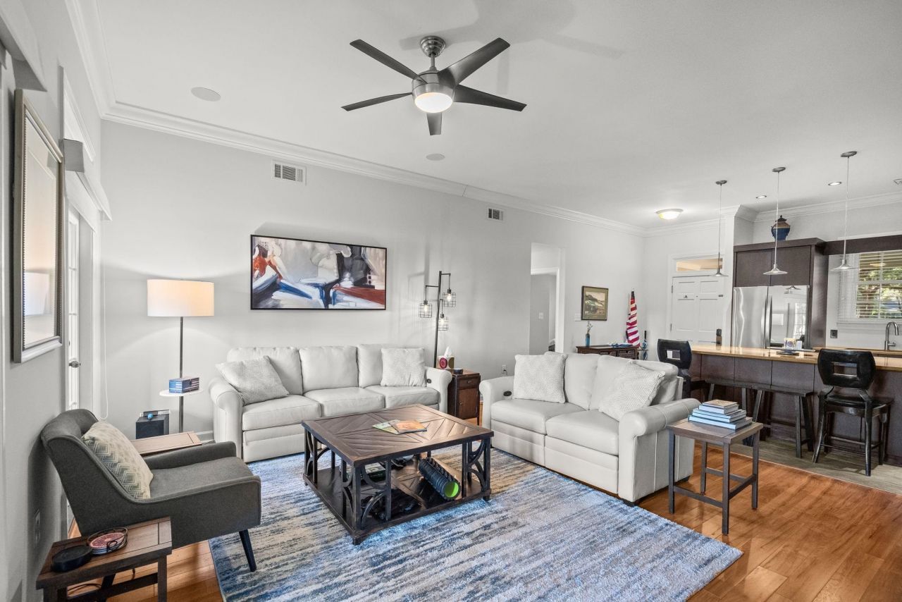 3030 Oak Grove Bend Photo 8